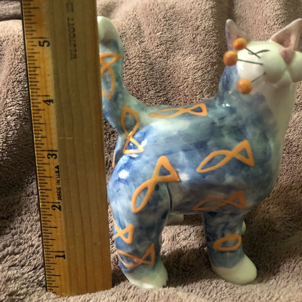Collectible Cat figure signed 🐱 - Picture 8 of 9